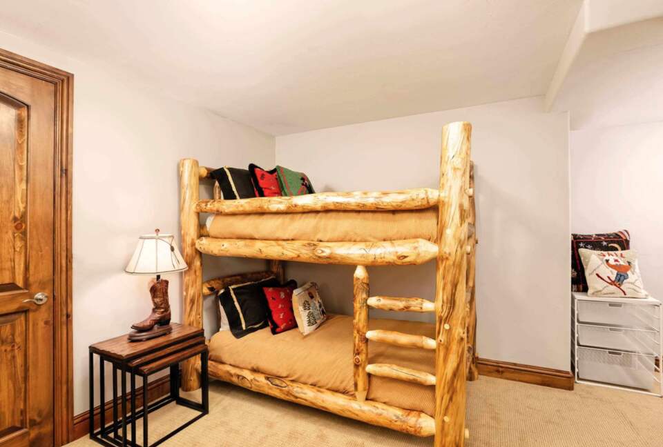 Guest room with bunk beds