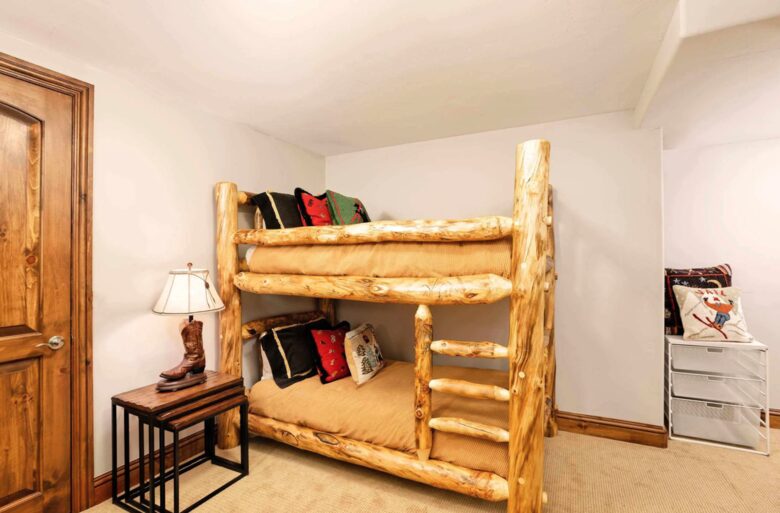 Guest room with bunk beds