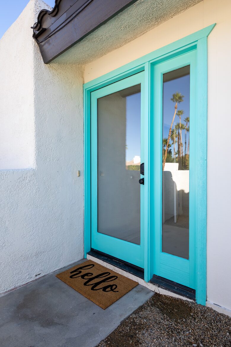 Avalon House: Mid Mod Hues and Mountain Views - Palm Springs, California