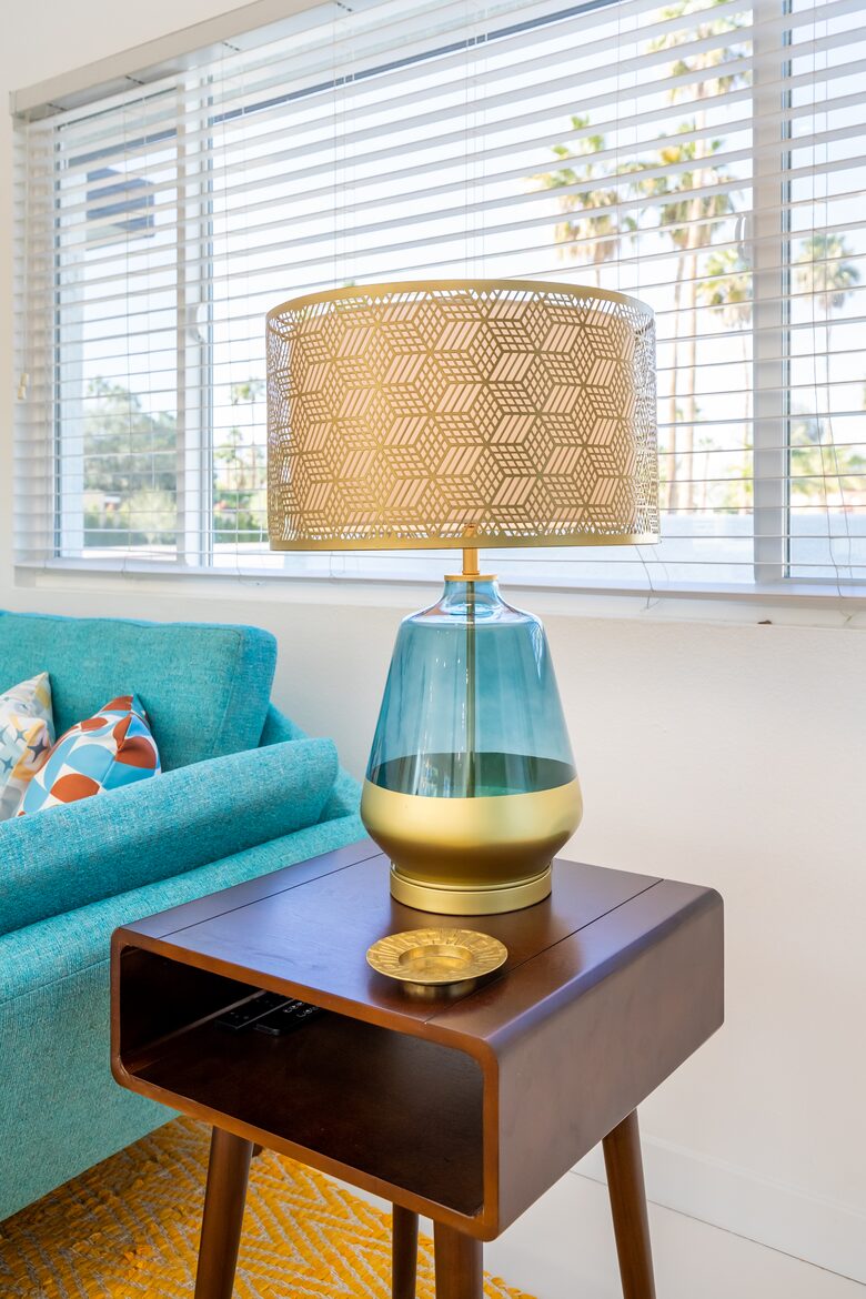 Avalon House: Mid Mod Hues and Mountain Views - Palm Springs, California