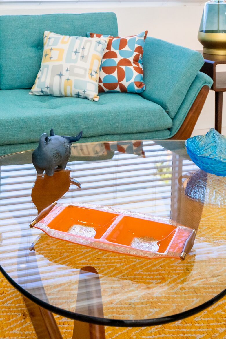 Avalon House: Mid Mod Hues and Mountain Views - Palm Springs, California