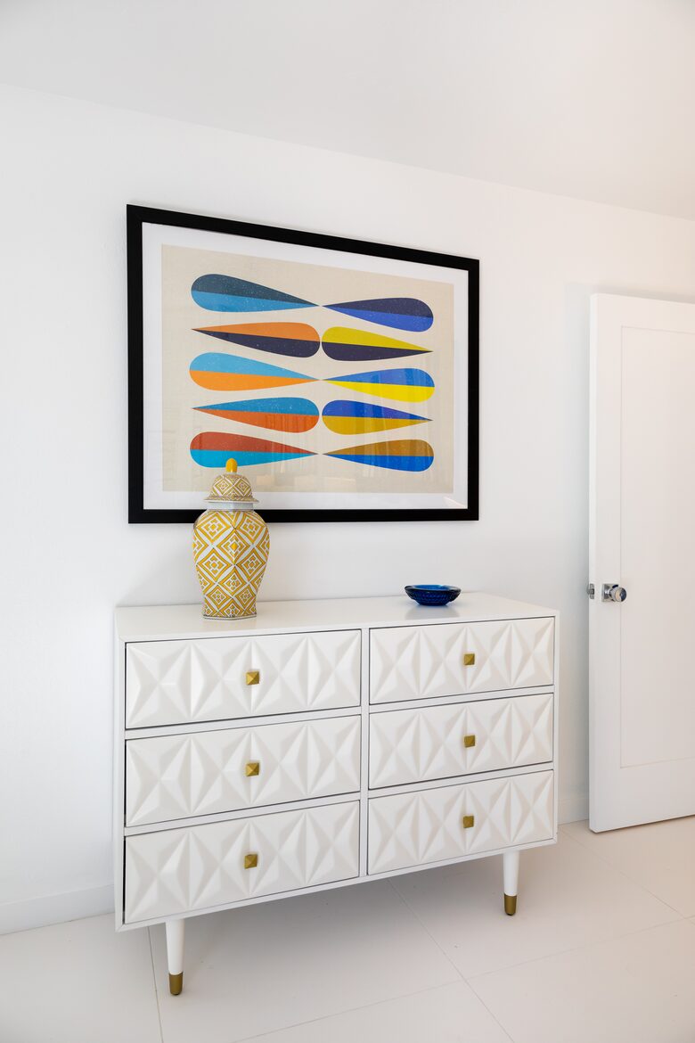 Avalon House: Mid Mod Hues and Mountain Views - Palm Springs, California