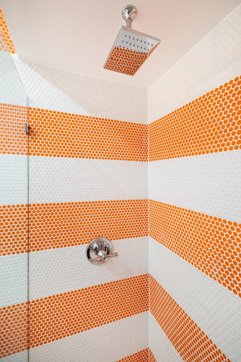 Avalon House: Mid Mod Hues and Mountain Views - Palm Springs, California