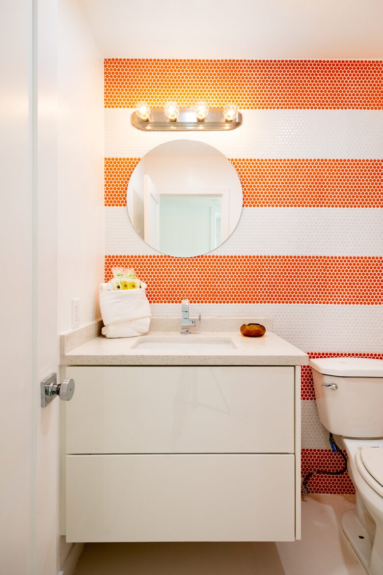 Avalon House: Mid Mod Hues and Mountain Views - Palm Springs, California