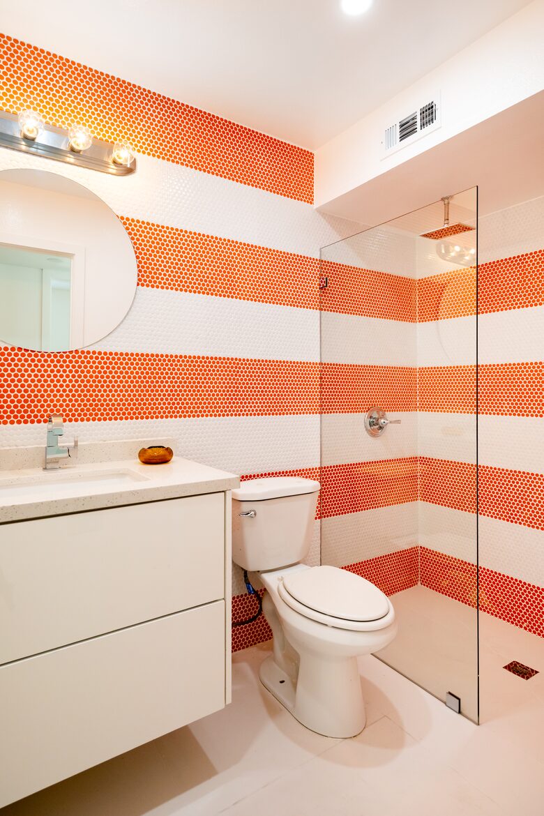 Avalon House: Mid Mod Hues and Mountain Views - Palm Springs, California