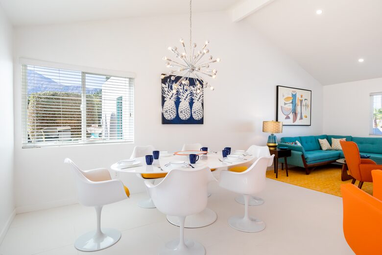 Avalon House: Mid Mod Hues and Mountain Views - Palm Springs, California