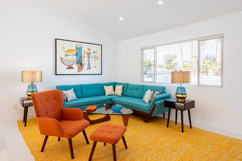 Avalon House: Mid Mod Hues and Mountain Views - Palm Springs, California