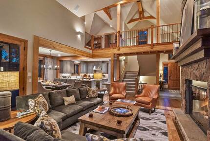 Home Exchange in Steamboat Springs, CO great room with vaulted ceiling