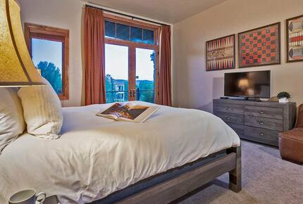 Home Exchange in Steamboat Springs, CO king bedroom #4