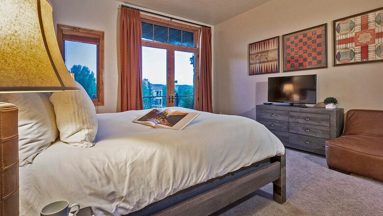 Home Exchange in Steamboat Springs, CO king bedroom #4