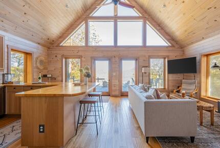 Home exchange in Fairview NC, kitchen and living room