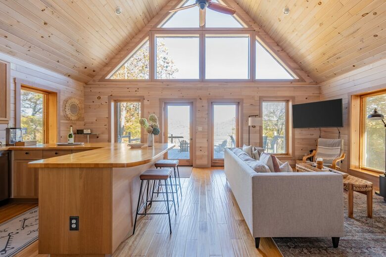 Home exchange in Fairview NC, kitchen and living room