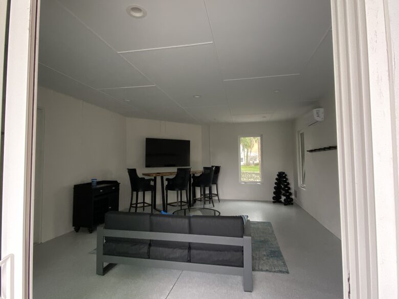 Home Exchange in Clearwater Beach, FL, bonus room off pool with gym