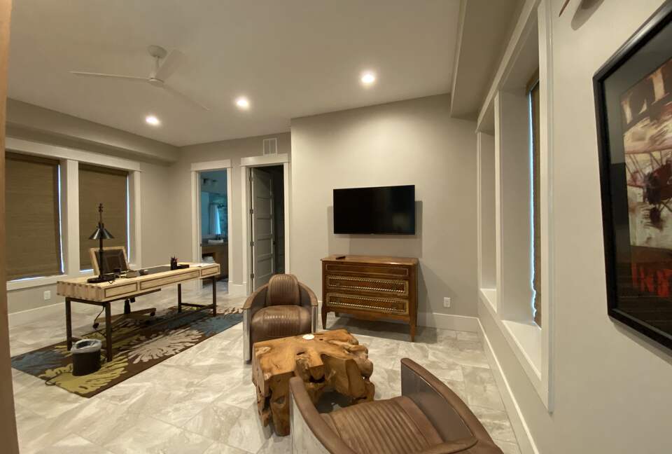 Home Exchange in Clearwater Beach, FL, office with two Murphy beds