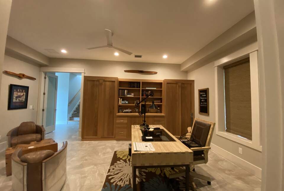 Home Exchange in Clearwater Beach, FL, office with two twin Murphy bed