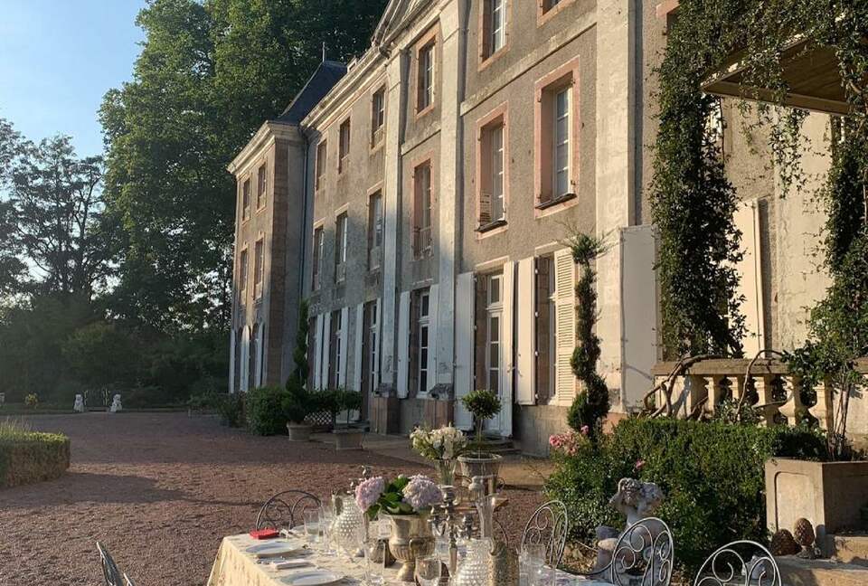 Château De Vézins (R) - Cholet, France