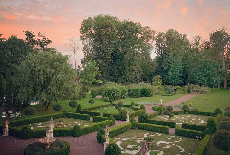 Château De Vézins (R) - Cholet, France