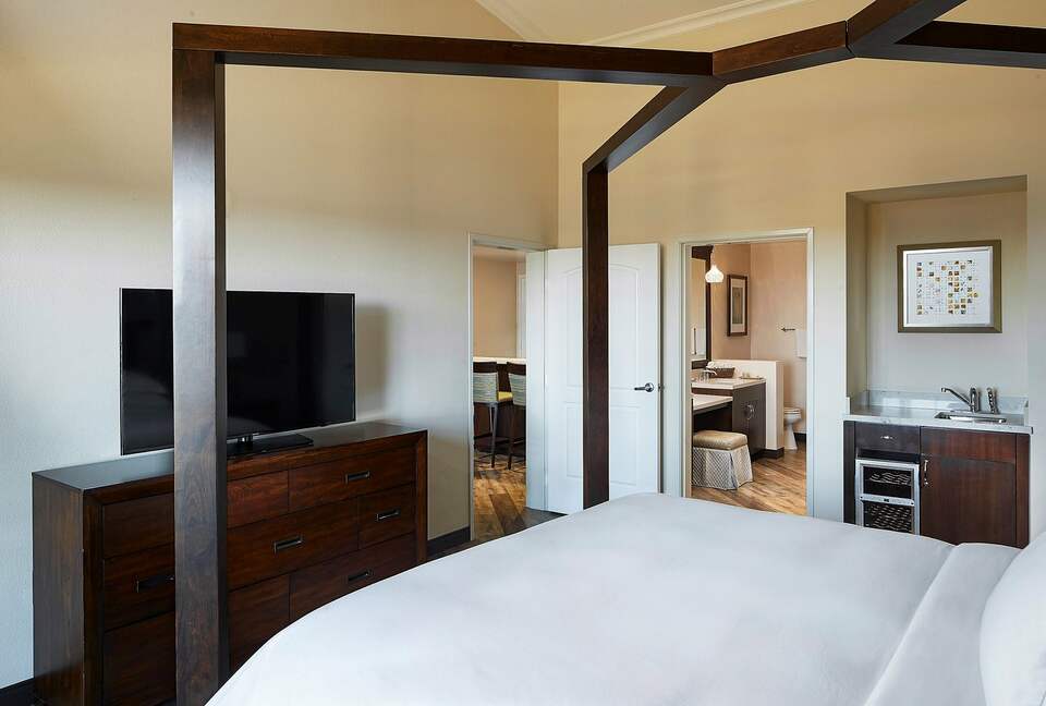 MarBrisa Hilton Grand Vacations Club 2 Bedroom Suite - King/Queen *THANKSGIVING WEEK* - Carlsbad, California