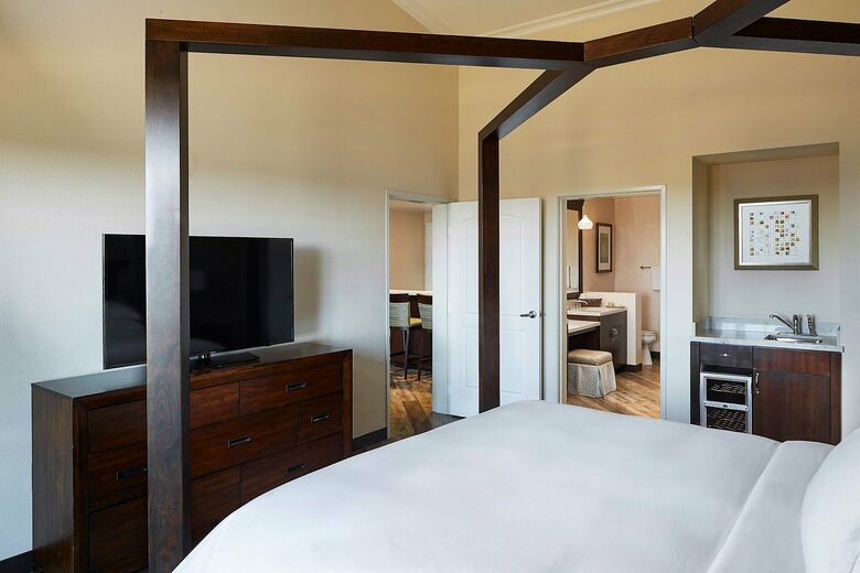 MarBrisa Hilton Grand Vacations Club 2 Bedroom Suite - King/Queen *THANKSGIVING WEEK* - Carlsbad, California