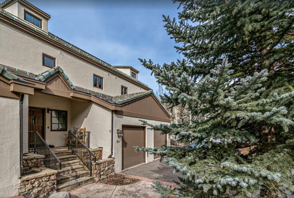 Ski-in/Ski-out Beaver Creek Townhome - Beavercreek, Colorado