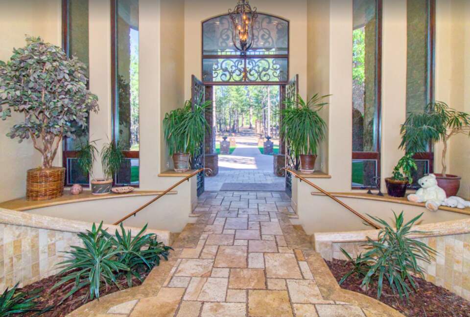 The Castle in Flagstaff entryway