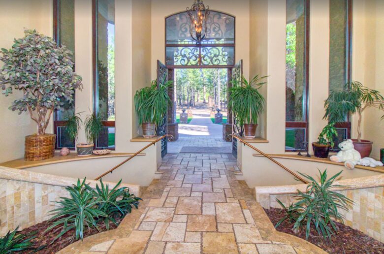 The Castle in Flagstaff entryway