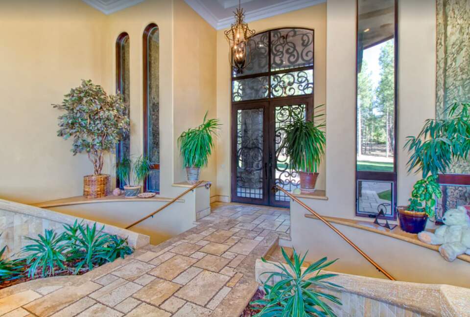 The Castle in Flagstaff entryway