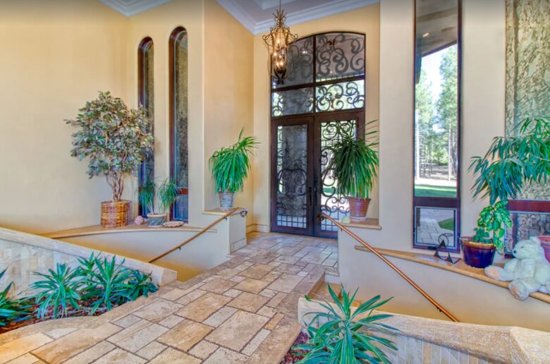 The Castle in Flagstaff entryway