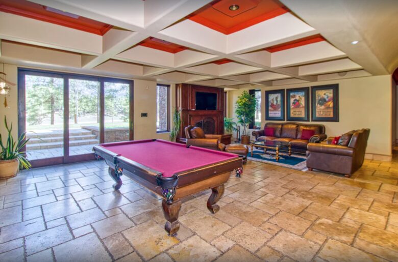 Lower level play room with pool table
