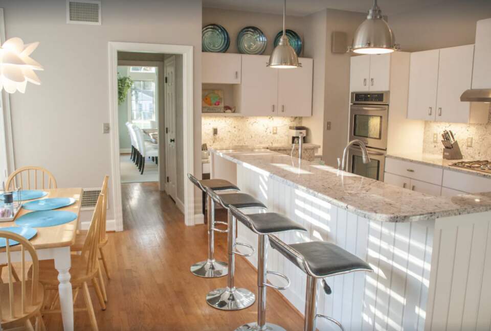 Beautiful kitchen with island
