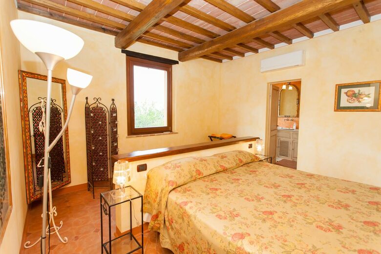 Brunello Villa - Paciano, Italy