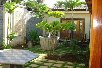 Home Exchange in Playa Langosta, Costa Rica courtyard