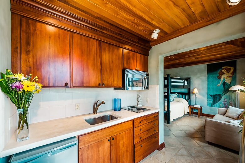 Home Exchange in Playa Langosta, Costa Rica wet bar in bunk room