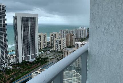 Hyde Beach House High-Rise - Hollywood, Florida