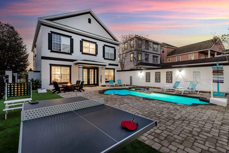 Home Exchange in Reunion, FL, fun yard games like connect 4, ping pong