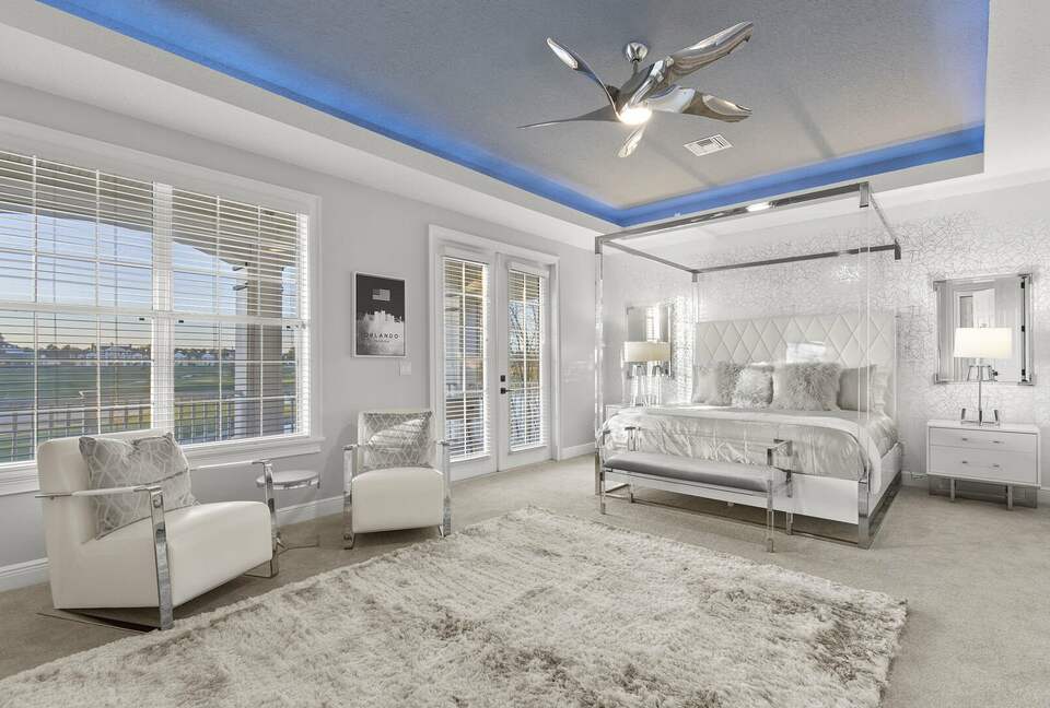 Home Exchange in Reunion, FL, master suite with seating area