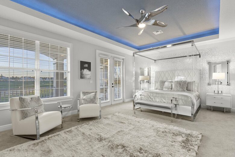Home Exchange in Reunion, FL, master suite with seating area