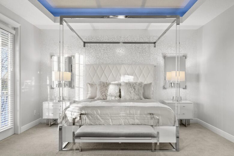 Home Exchange in Reunion, FL, master bedroom with lavish designs