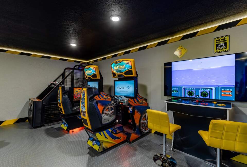Home Exchange in Reunion, FL, arcade room with incredible games