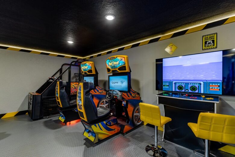 Home Exchange in Reunion, FL, arcade room with incredible games