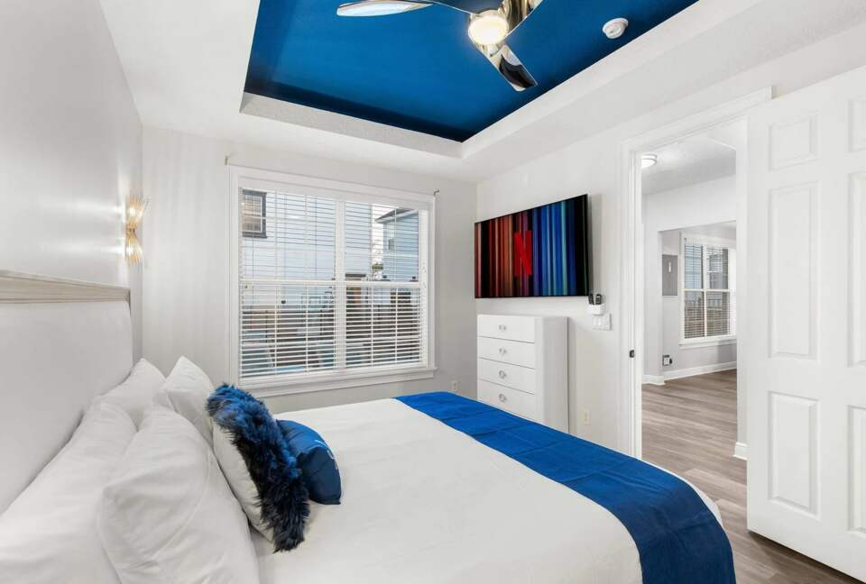 Home Exchange in Reunion, FL, grand extra bedroom with a view