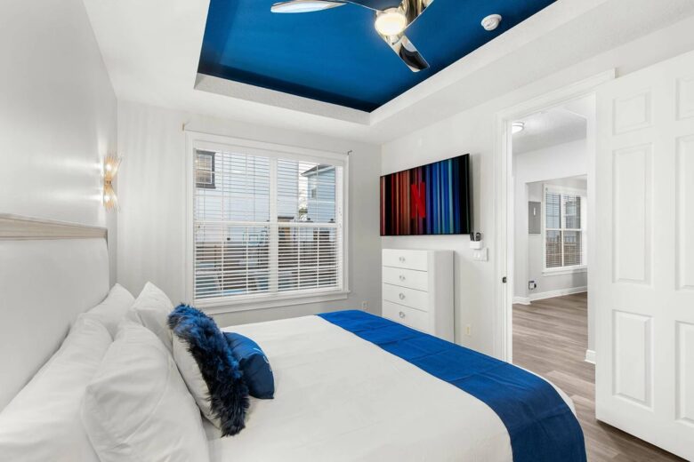 Home Exchange in Reunion, FL, grand extra bedroom with a view