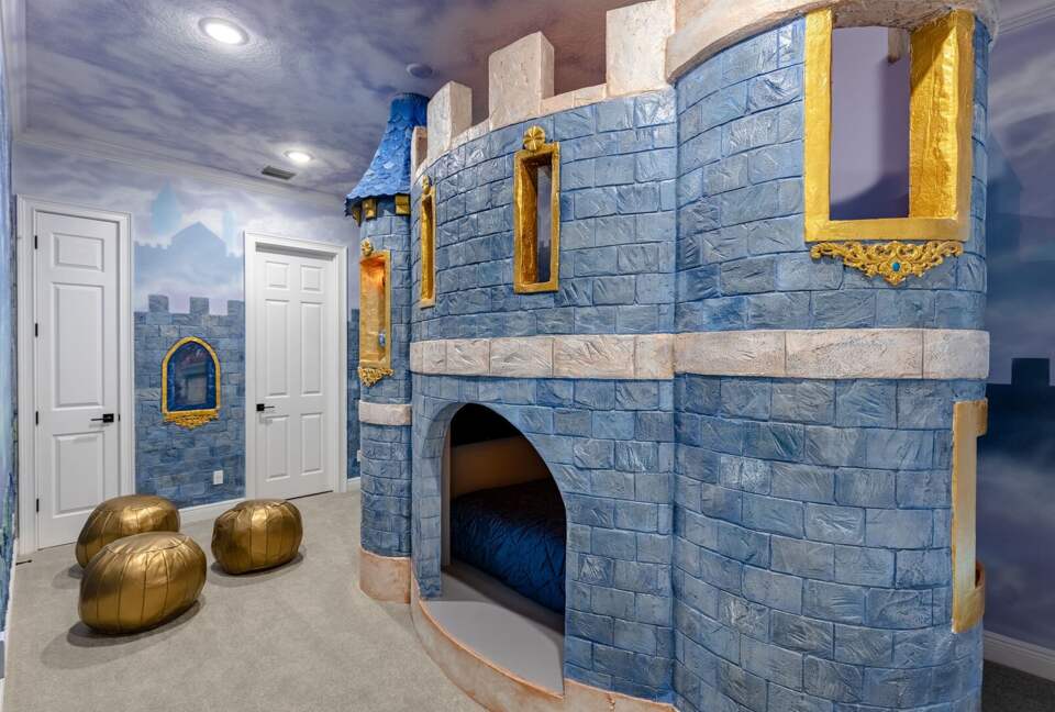 Home Exchange in Reunion, FL, whimsical cinderella dream room