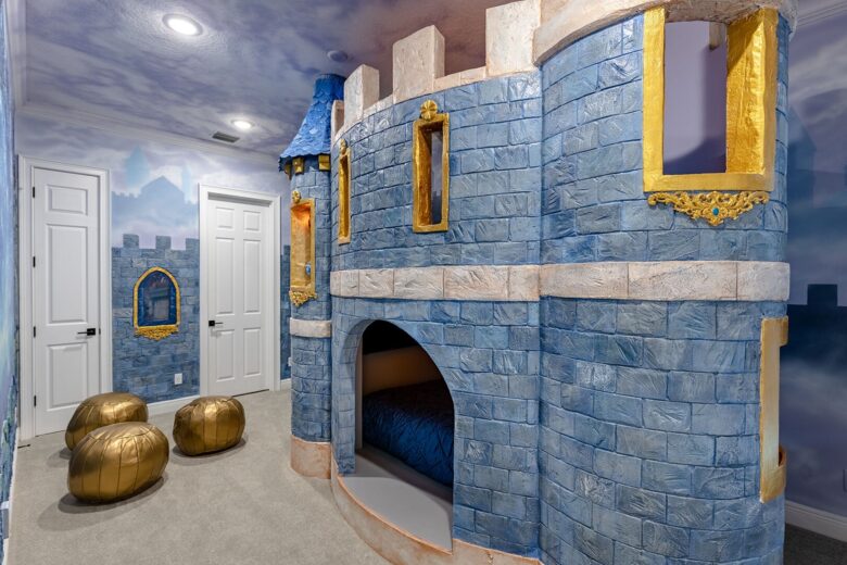 Home Exchange in Reunion, FL, whimsical cinderella dream room