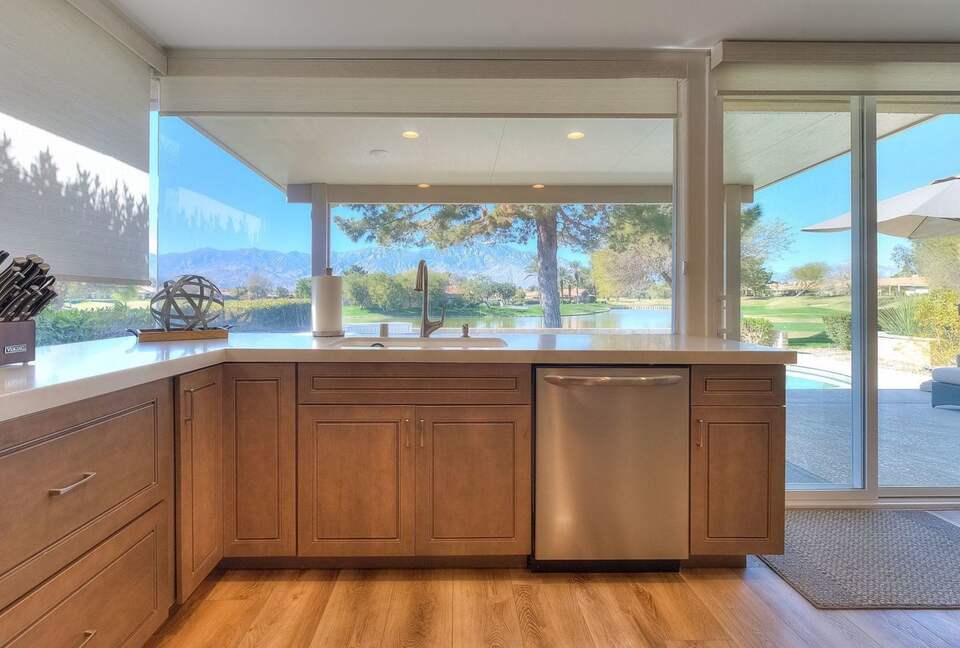 Mission Hills Luxe Home - Rancho Mirage, California