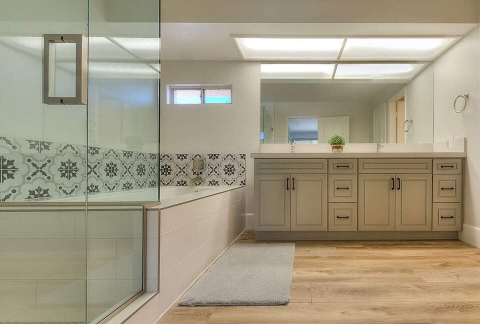 Upstairs Master Bath