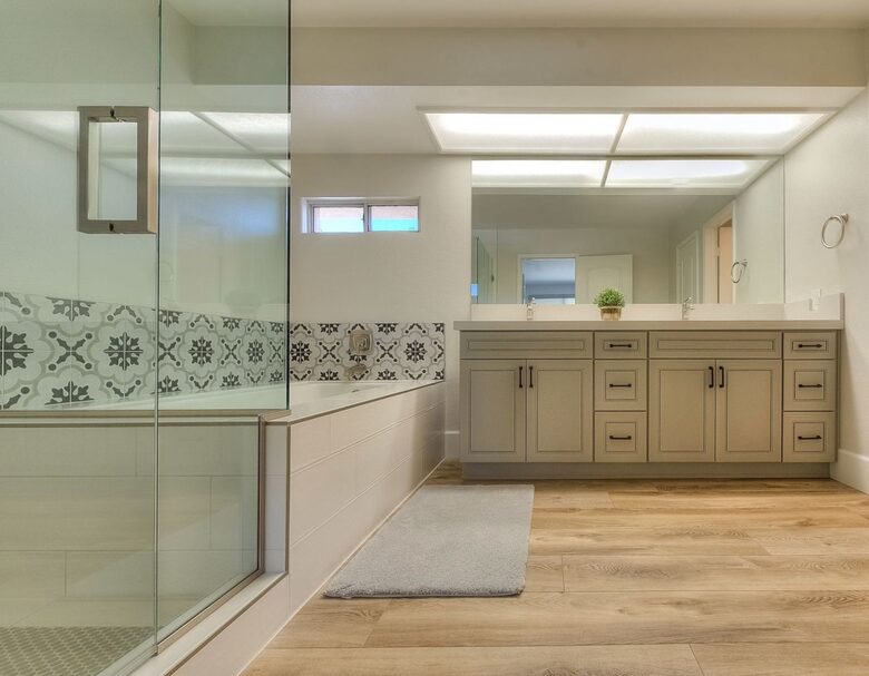 Upstairs Master Bath