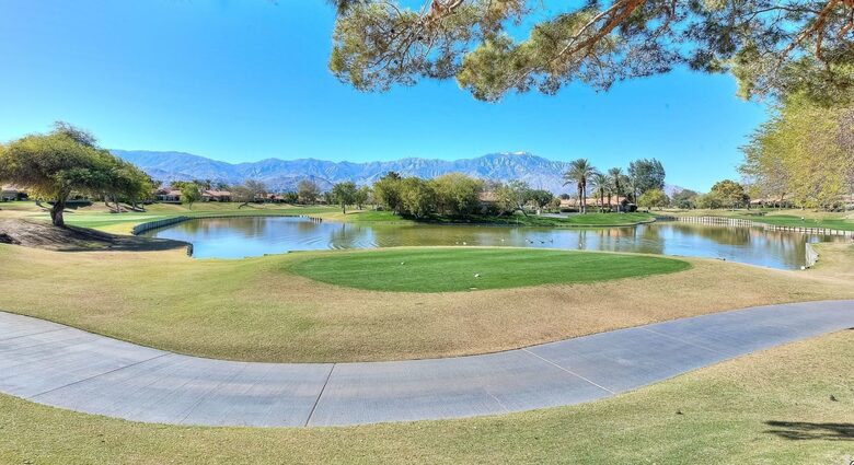 8th tee of Westin Mission Hills Pete Dye Resort Course