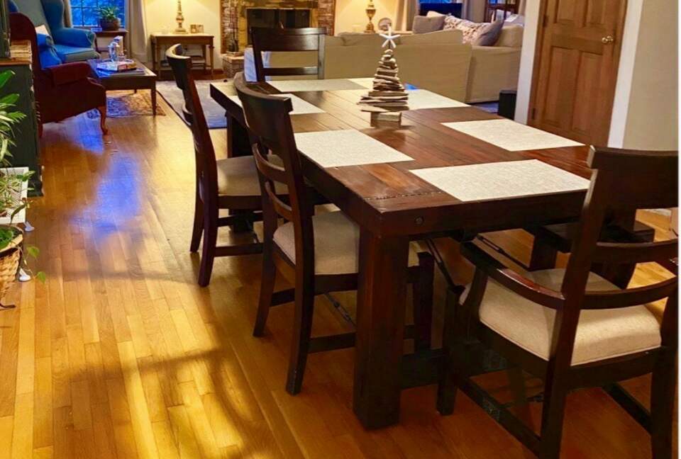 Home Exchange in North Falmouth, MA, dining room