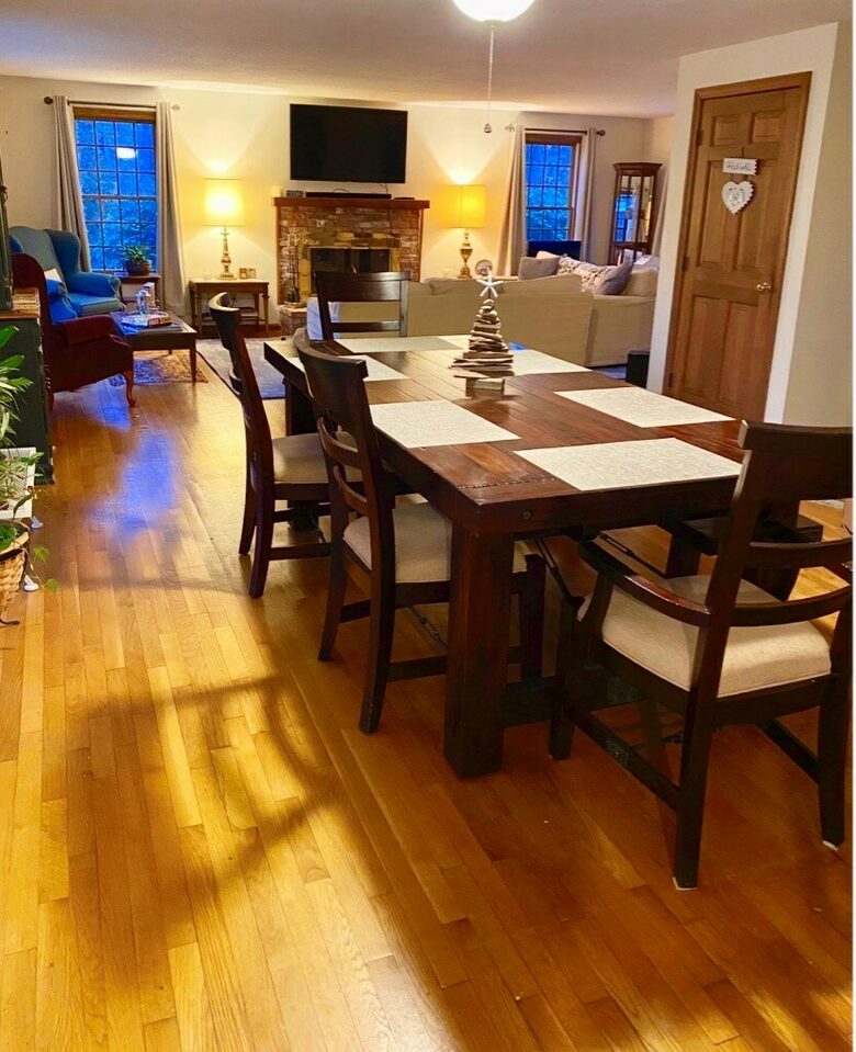 Home Exchange in North Falmouth, MA, dining room